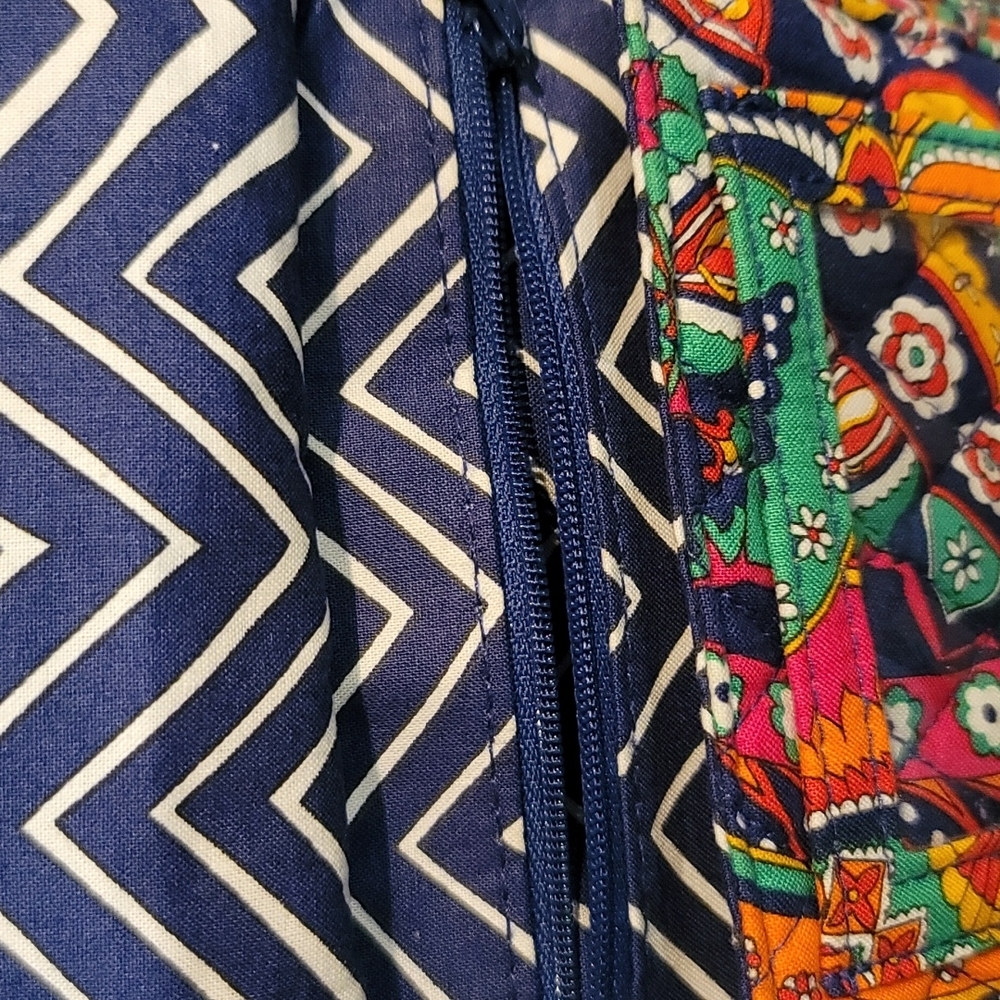 EUC Vera Bradley Small Crossbody Venetian Paisley Pattern - Picture 8 of 9
